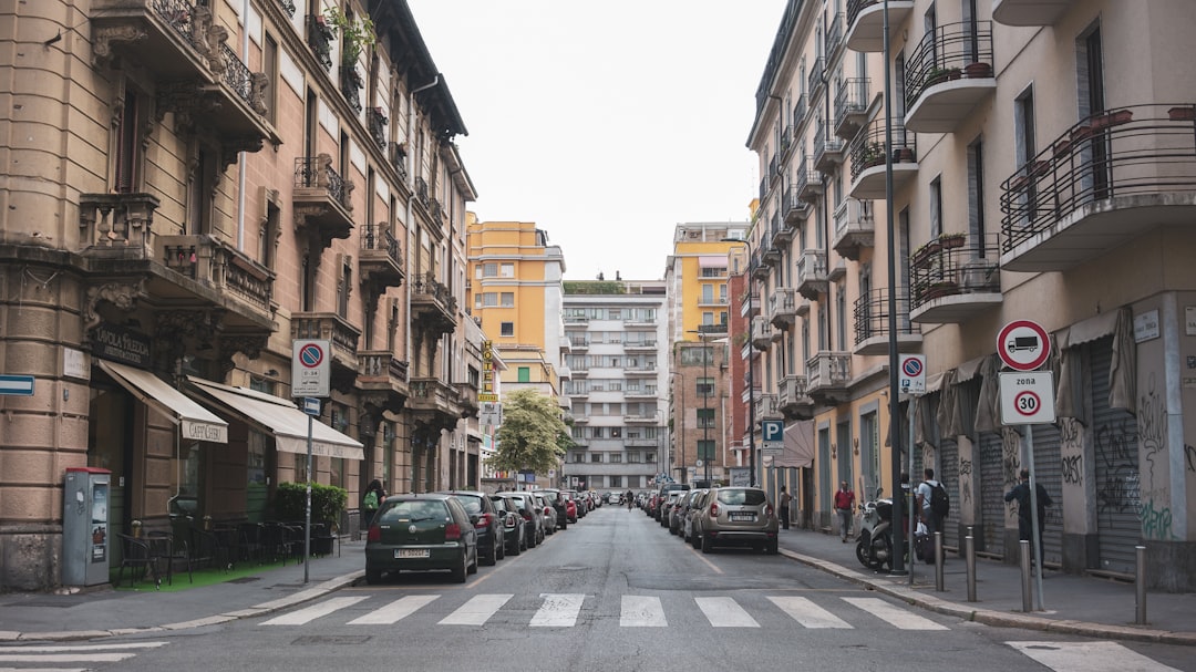 Quartiere popolare di una città meridionale italiana